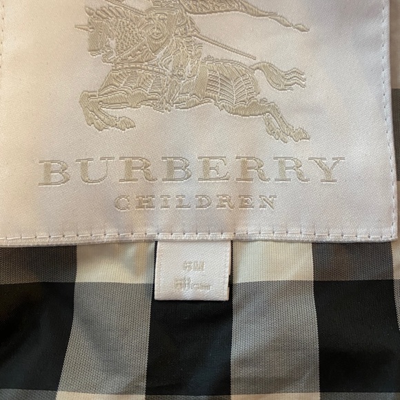 Burberry red quilted jacket - Picture 3 of 3